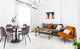 A Bright Nest In The Heart Of Plaka